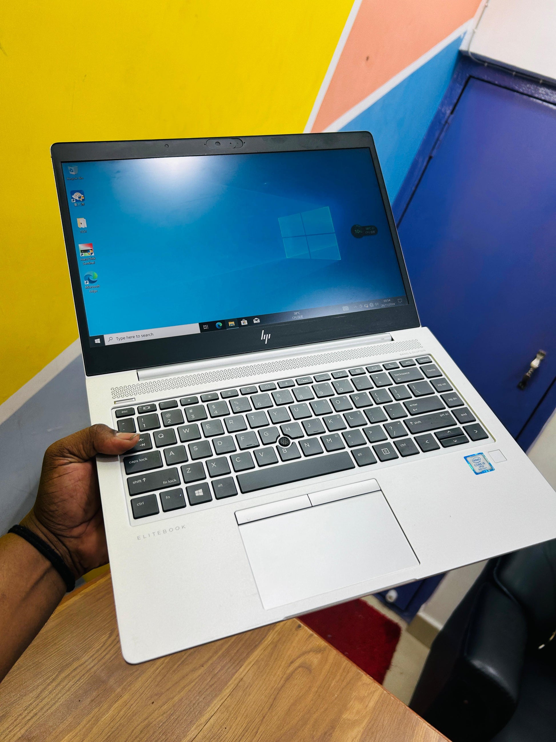 HP ELITEBOOK 840G5 I5PROCESSOR 8TH GENERATION✅ SINGLE {16GB} DDR4 RAM UPTO 32GB UPGRADABLE🔥✅ 256GB NVME SSD UPGRADBLE 4GB INTEL HD GRAPHICS🔥 Wi-Fi CAMERA WINDOWS 11PRO SUPPORT WITH ORIGINAL KEY *ORIGINAL HP ADAPTOR - DREAMZCART